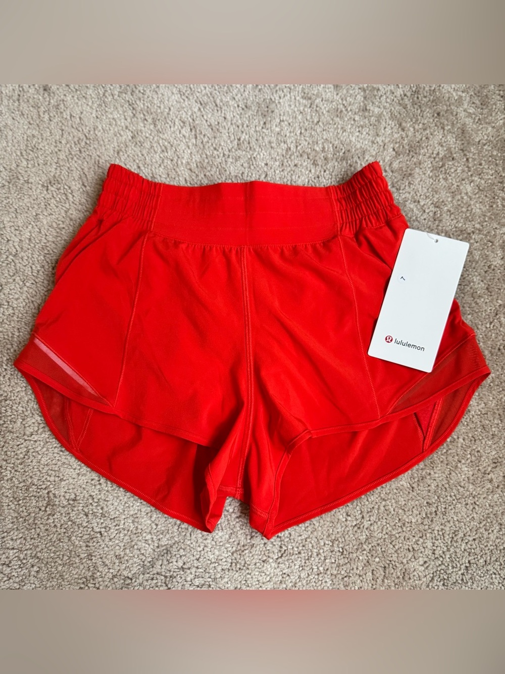 *Lululemon Hotty Hot LR Short 2.5” Sizes 6, 10, 12